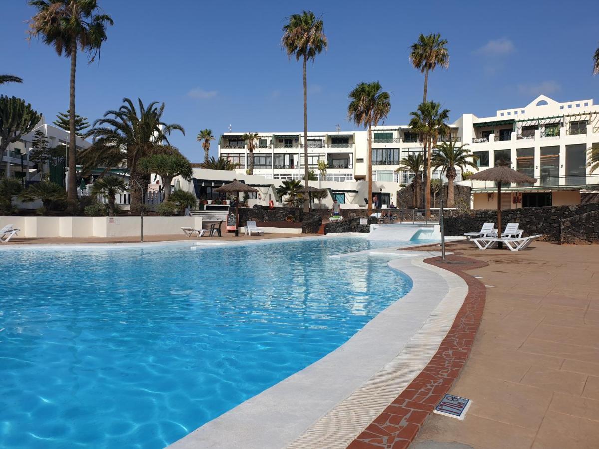 Apartamento En Playa Roca Primer Linea De Mar Costa Teguise Exteriör bild