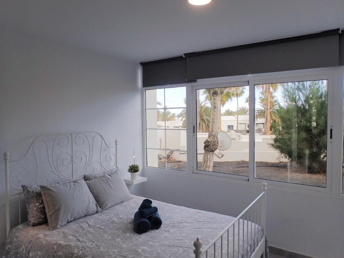 Apartamento En Playa Roca Primer Linea De Mar Costa Teguise Exteriör bild