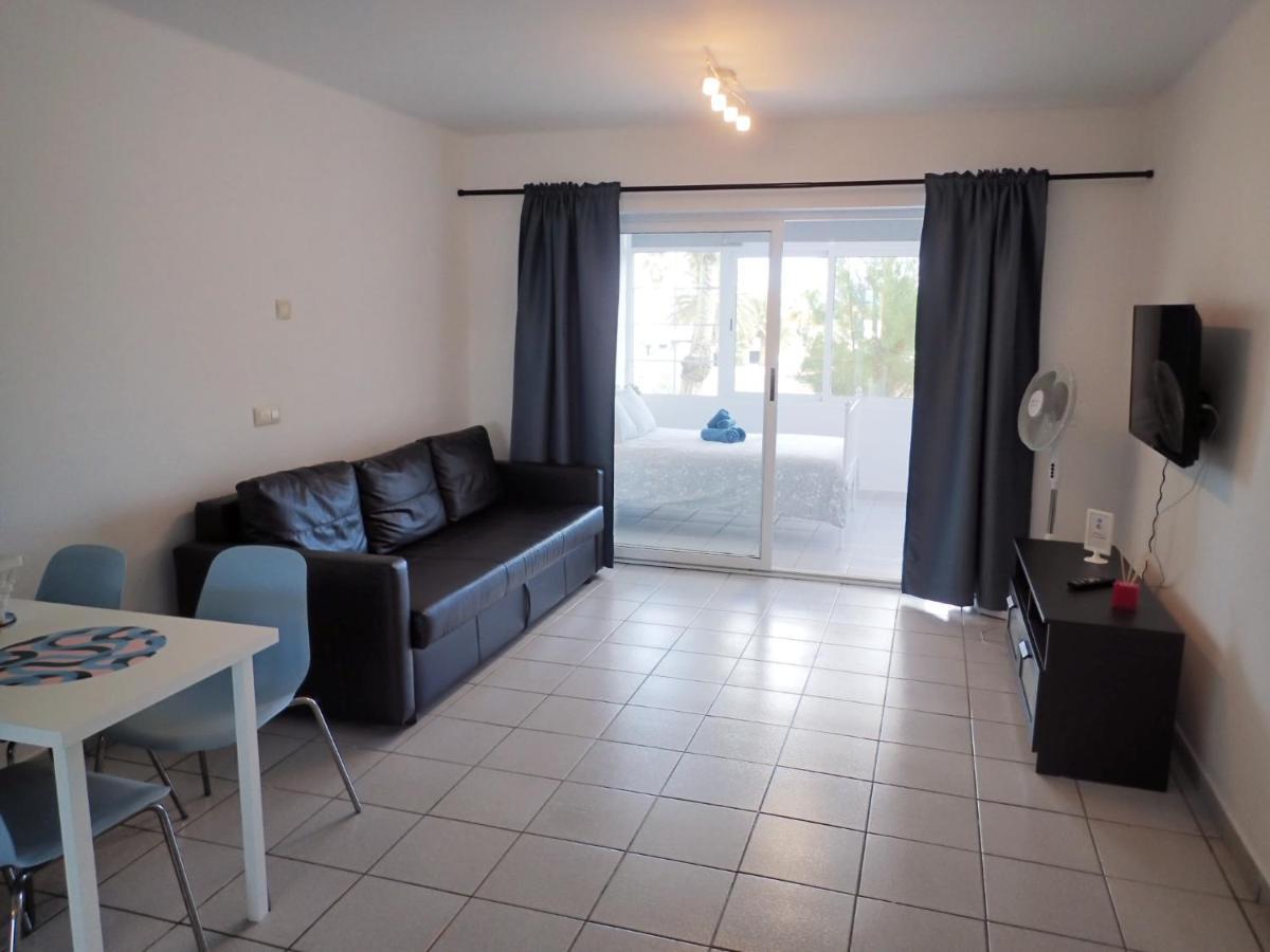 Apartamento En Playa Roca Primer Linea De Mar Costa Teguise Exteriör bild