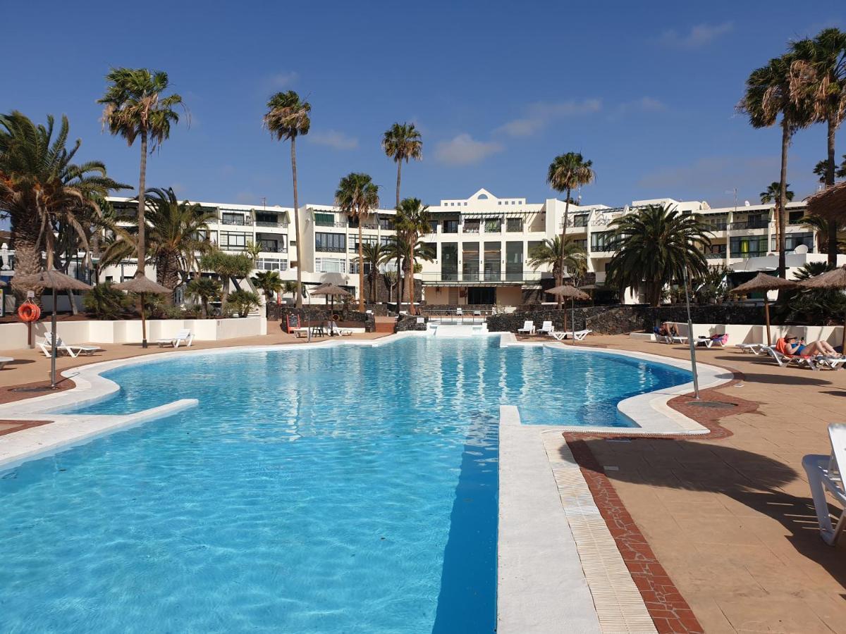 Apartamento En Playa Roca Primer Linea De Mar Costa Teguise Exteriör bild