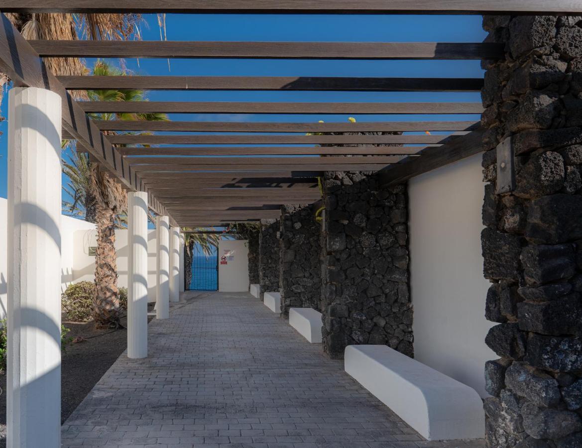 Apartamento En Playa Roca Primer Linea De Mar Costa Teguise Exteriör bild