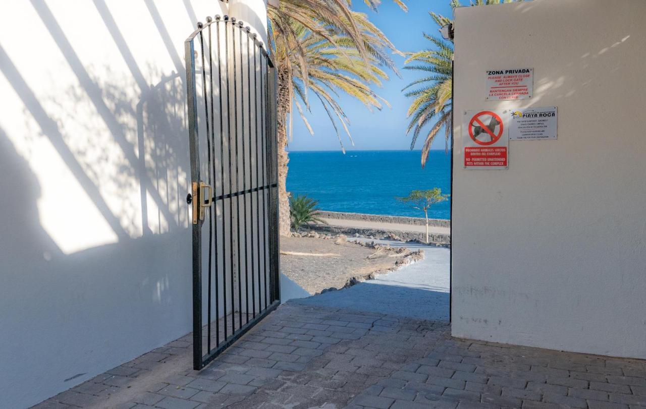 Apartamento En Playa Roca Primer Linea De Mar Costa Teguise Exteriör bild